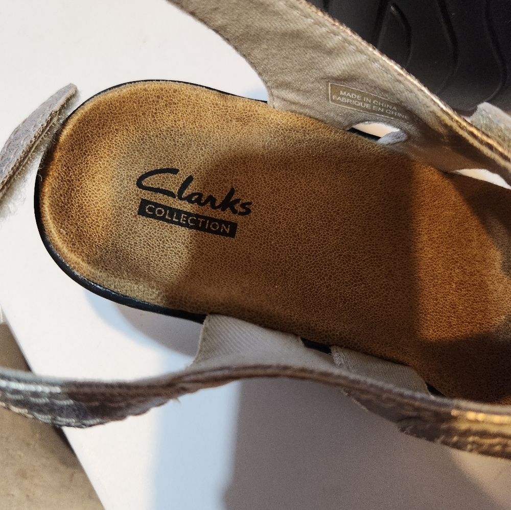 CLARKS Collection Sandals - Picture 4 of 5